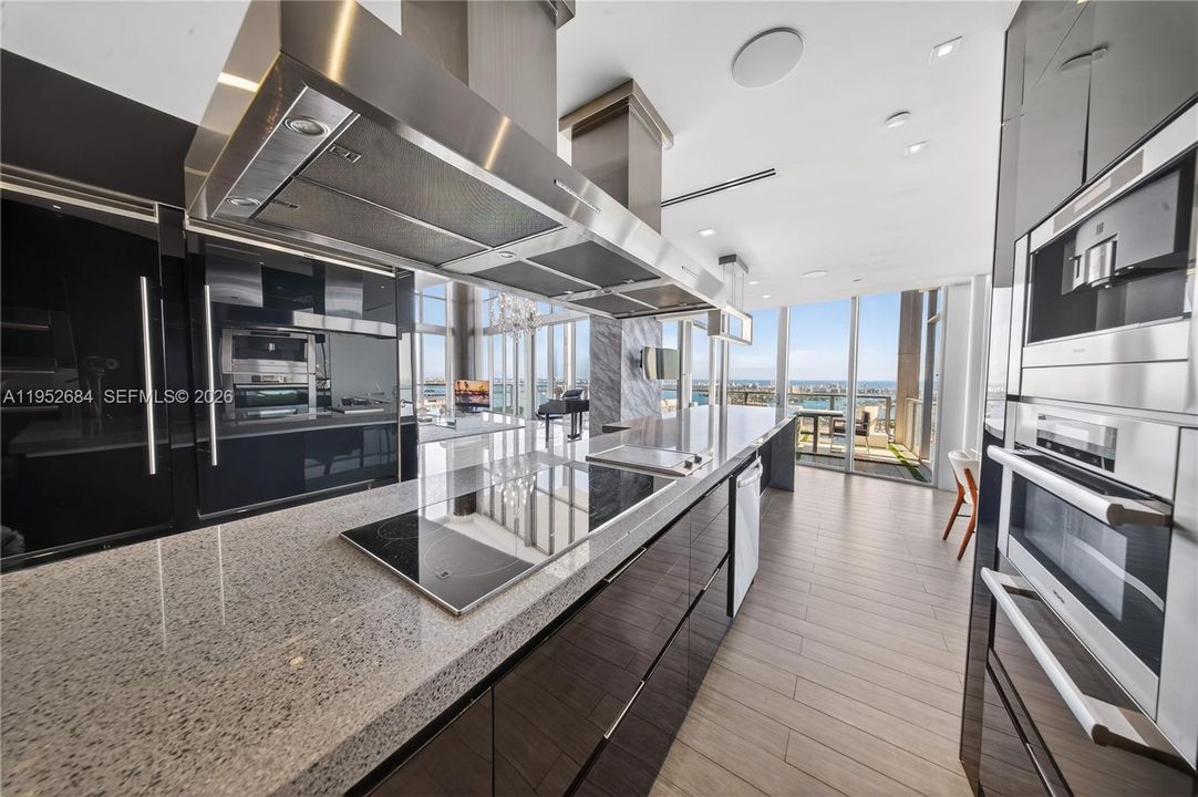 En Venta: $5,600,000 (6 camas, 6 baños, 6952 Pies cuadrados)