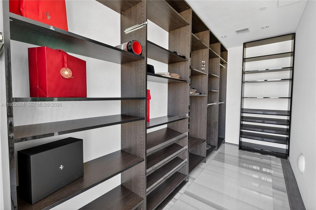 En Venta: $5,600,000 (6 camas, 6 baños, 6952 Pies cuadrados)