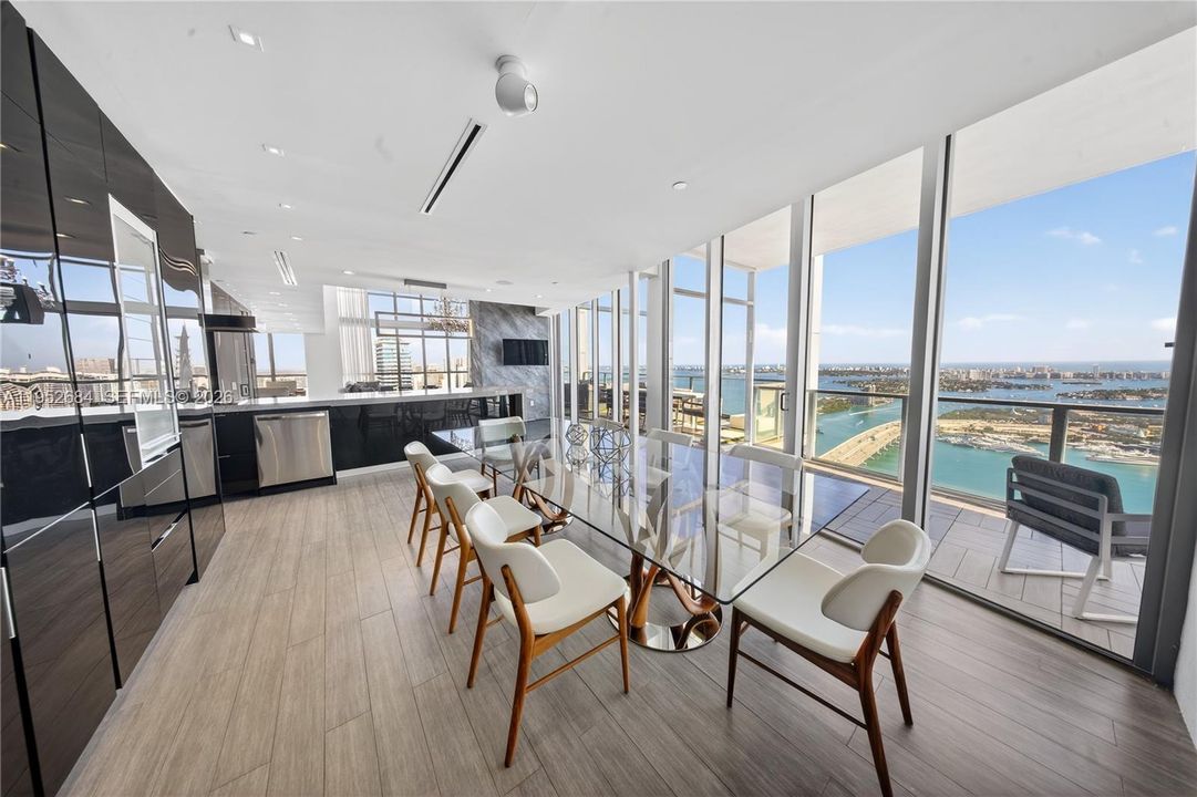 En Venta: $5,600,000 (6 camas, 6 baños, 6952 Pies cuadrados)