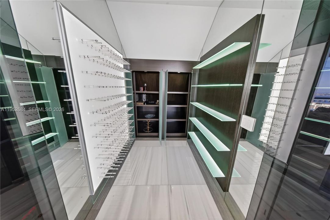 En Venta: $5,600,000 (6 camas, 6 baños, 6952 Pies cuadrados)