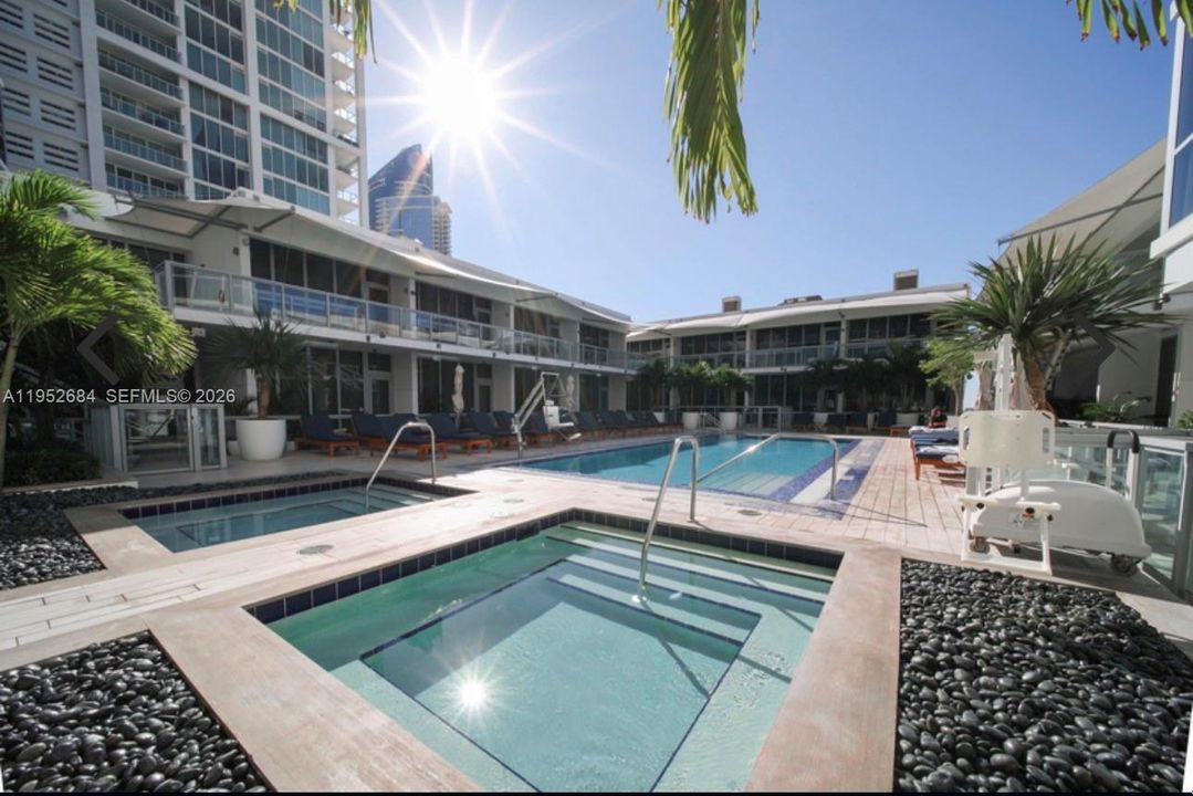 En Venta: $5,600,000 (6 camas, 6 baños, 6952 Pies cuadrados)