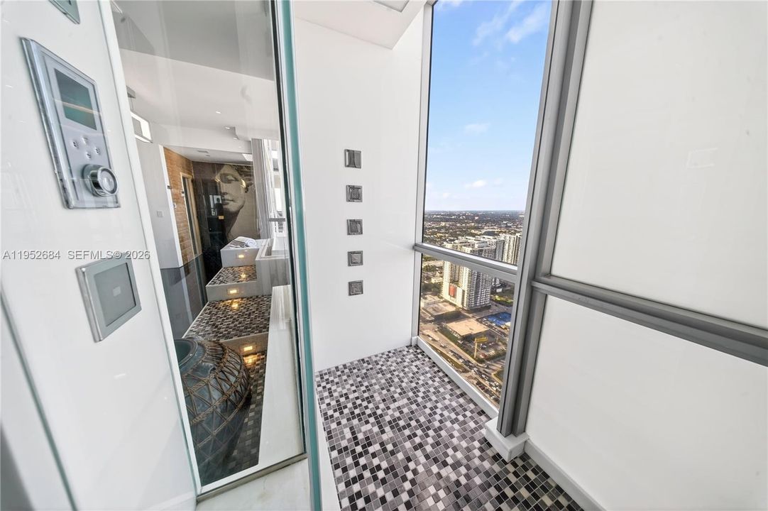 En Venta: $5,600,000 (6 camas, 6 baños, 6952 Pies cuadrados)