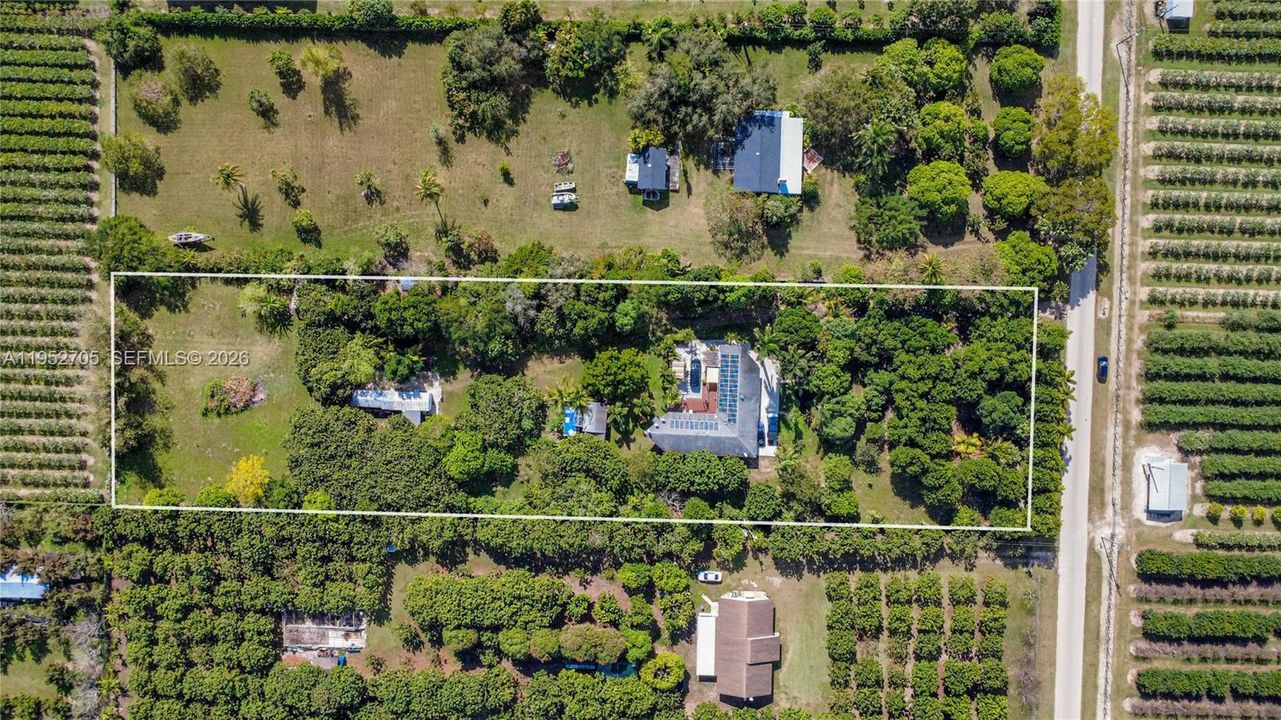 На продажу: $999,900 (3 спален, 2 ванн, 2617 Квадратных фут)