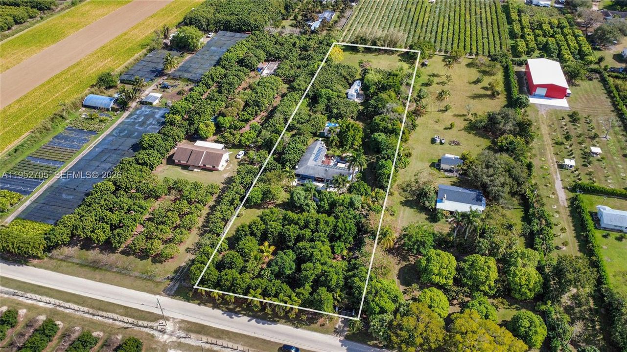 На продажу: $999,900 (3 спален, 2 ванн, 2617 Квадратных фут)