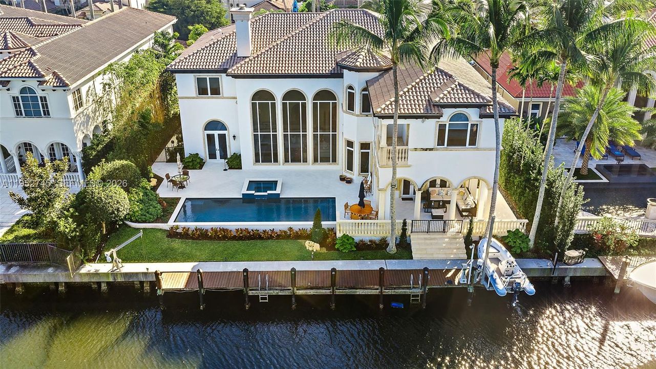 For Sale: $6,500,000 (6 beds, 6 baths, 7043 Square Feet)