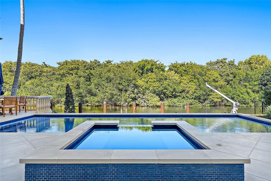 For Sale: $6,500,000 (6 beds, 6 baths, 7043 Square Feet)