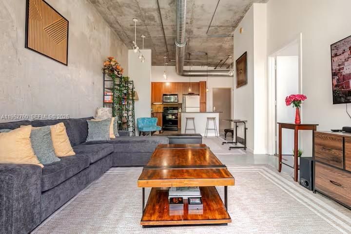 En Venta: $344,900 (1 camas, 1 baños, 715 Pies cuadrados)