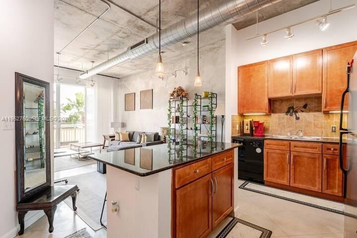 En Venta: $344,900 (1 camas, 1 baños, 715 Pies cuadrados)