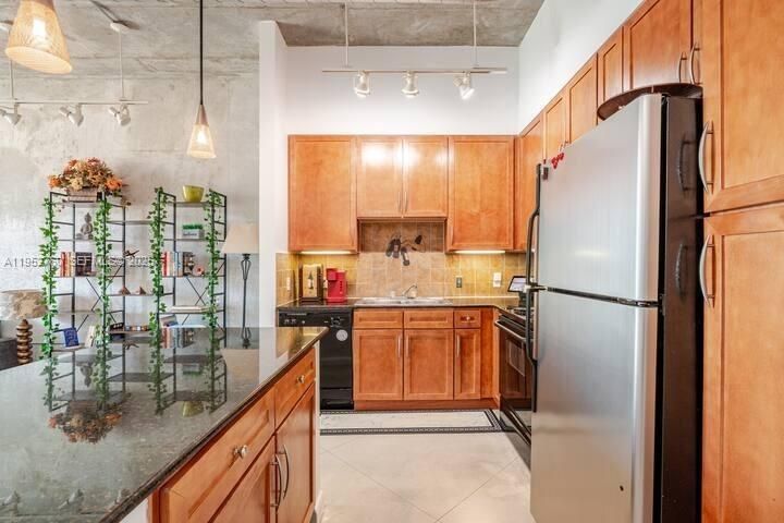 En Venta: $344,900 (1 camas, 1 baños, 715 Pies cuadrados)