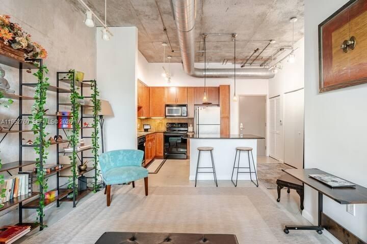 En Venta: $344,900 (1 camas, 1 baños, 715 Pies cuadrados)