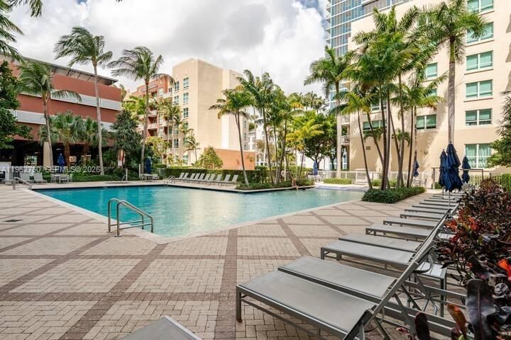 En Venta: $344,900 (1 camas, 1 baños, 715 Pies cuadrados)