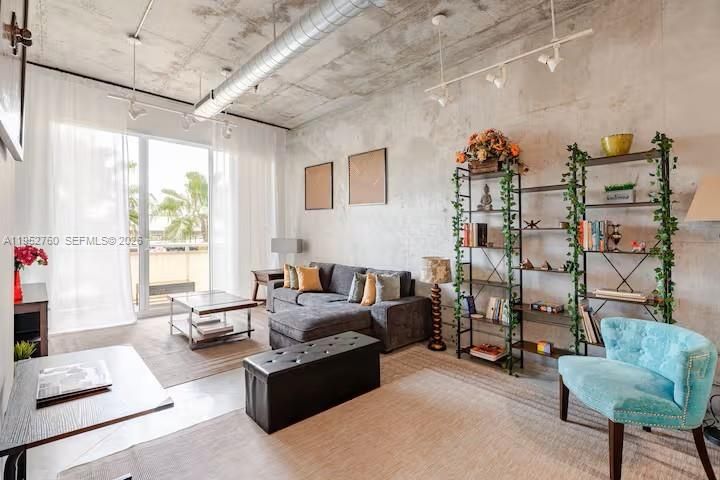 En Venta: $344,900 (1 camas, 1 baños, 715 Pies cuadrados)