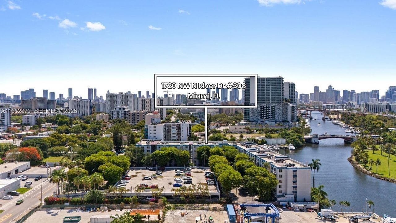 En Venta: $339,000 (2 camas, 2 baños, 899 Pies cuadrados)