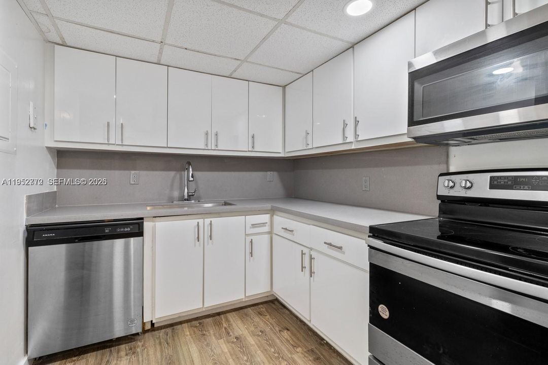 En Venta: $339,000 (2 camas, 2 baños, 899 Pies cuadrados)
