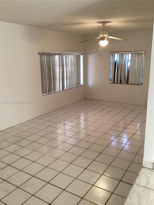 For Sale: $465,000 (3 beds, 2 baths, 1406 Square Feet)