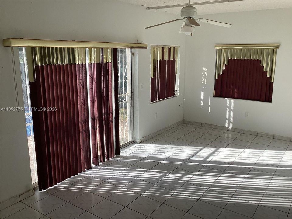 For Sale: $465,000 (3 beds, 2 baths, 1406 Square Feet)