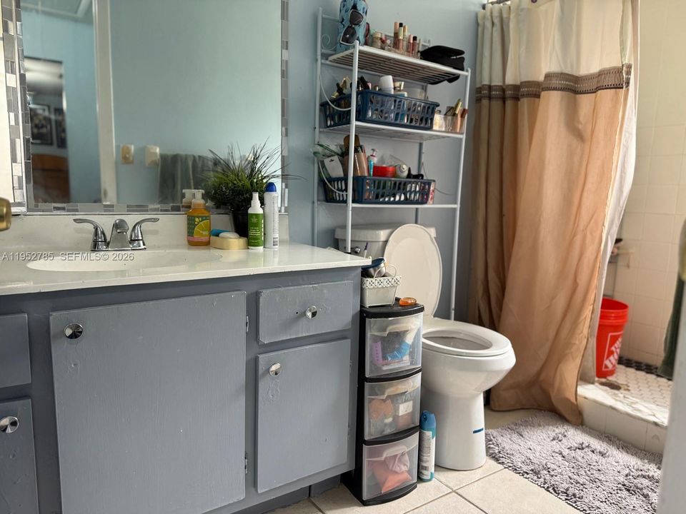 На продажу: $360,000 (2 спален, 2 ванн, 1294 Квадратных фут)