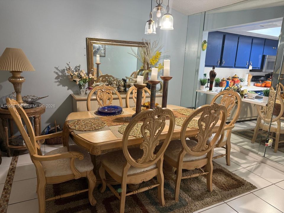 На продажу: $360,000 (2 спален, 2 ванн, 1294 Квадратных фут)