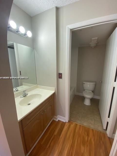 En Venta: $227,000 (2 camas, 2 baños, 950 Pies cuadrados)