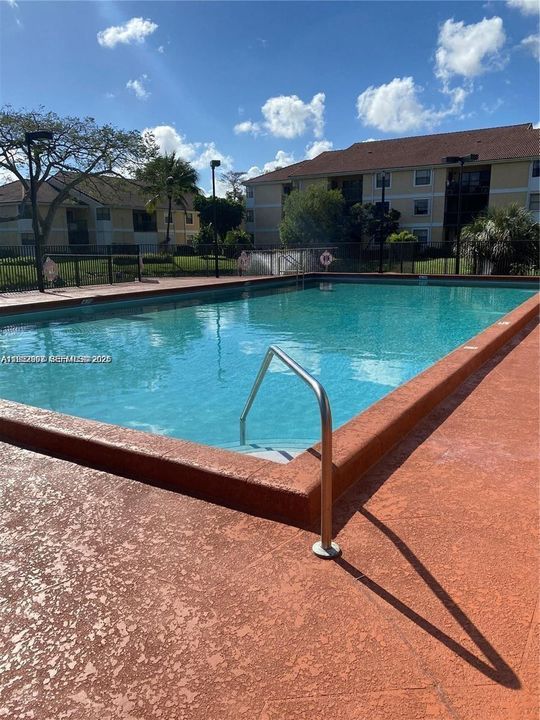 En Venta: $227,000 (2 camas, 2 baños, 950 Pies cuadrados)
