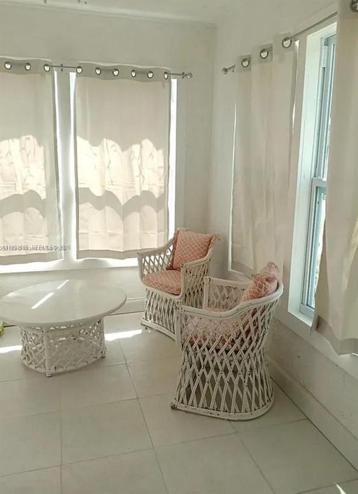 For Sale: $240,000 (3 beds, 1 baths, 1341 Square Feet)