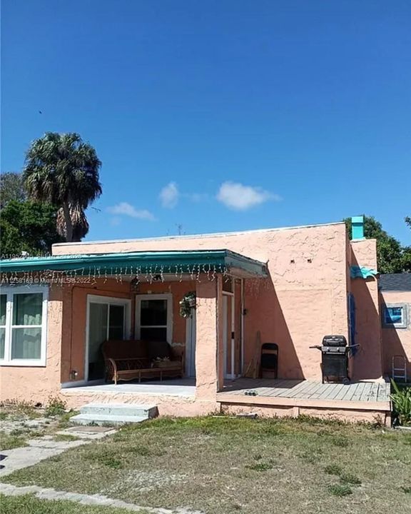 For Sale: $240,000 (3 beds, 1 baths, 1341 Square Feet)