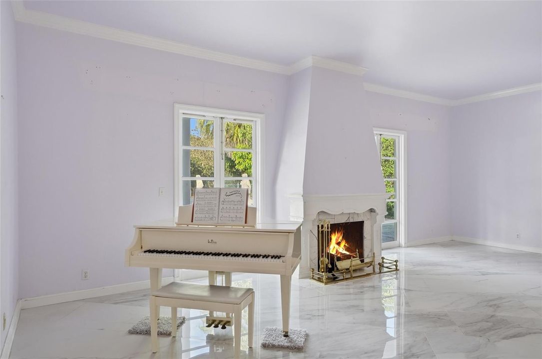Family room to the pool