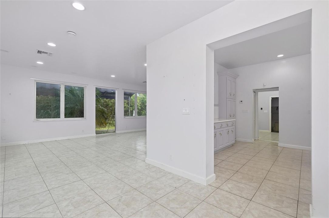 Florida Room | Living Room