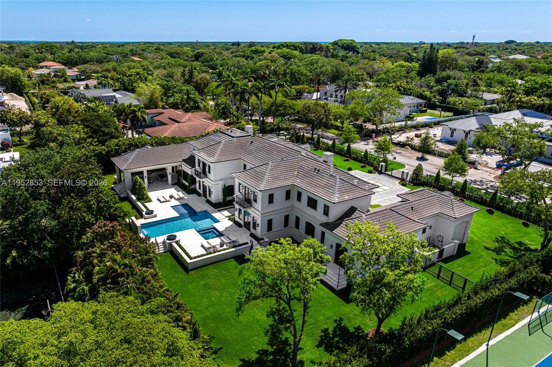На продажу: $16,995,000 (7 спален, 8 ванн, 9644 Квадратных фут)