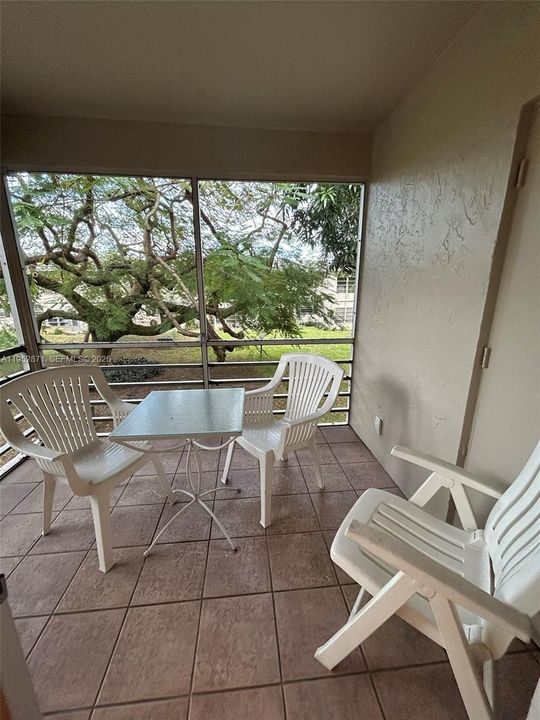 For Sale: $99,000 (1 beds, 1 baths, 680 Square Feet)