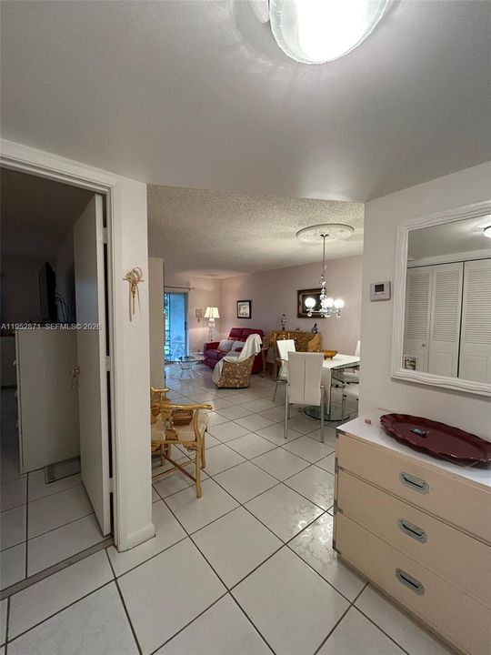 For Sale: $99,000 (1 beds, 1 baths, 680 Square Feet)