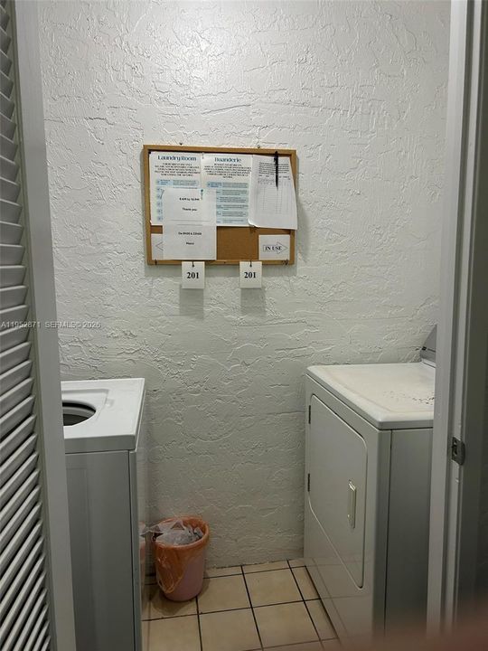 For Sale: $99,000 (1 beds, 1 baths, 680 Square Feet)