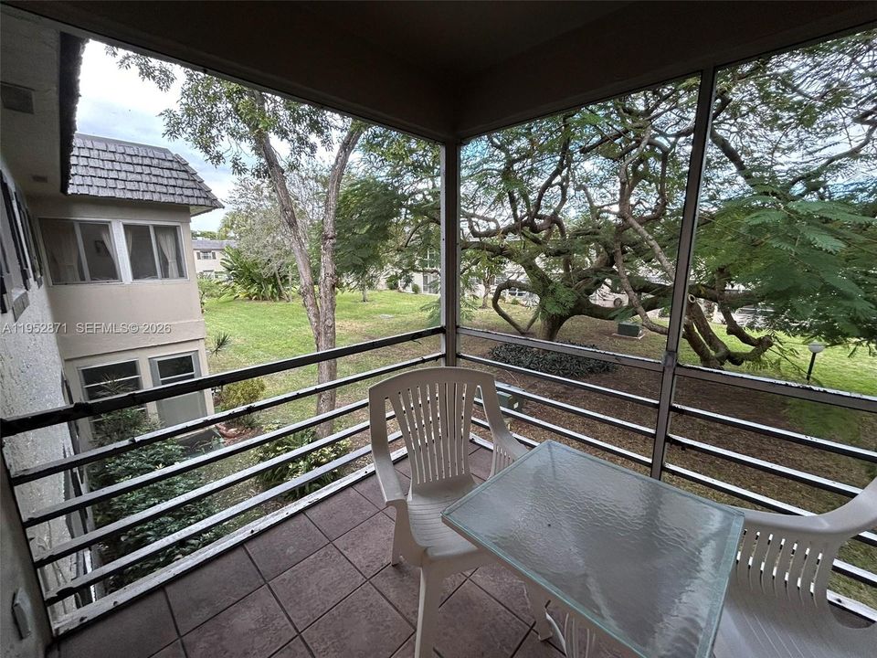 For Sale: $99,000 (1 beds, 1 baths, 680 Square Feet)