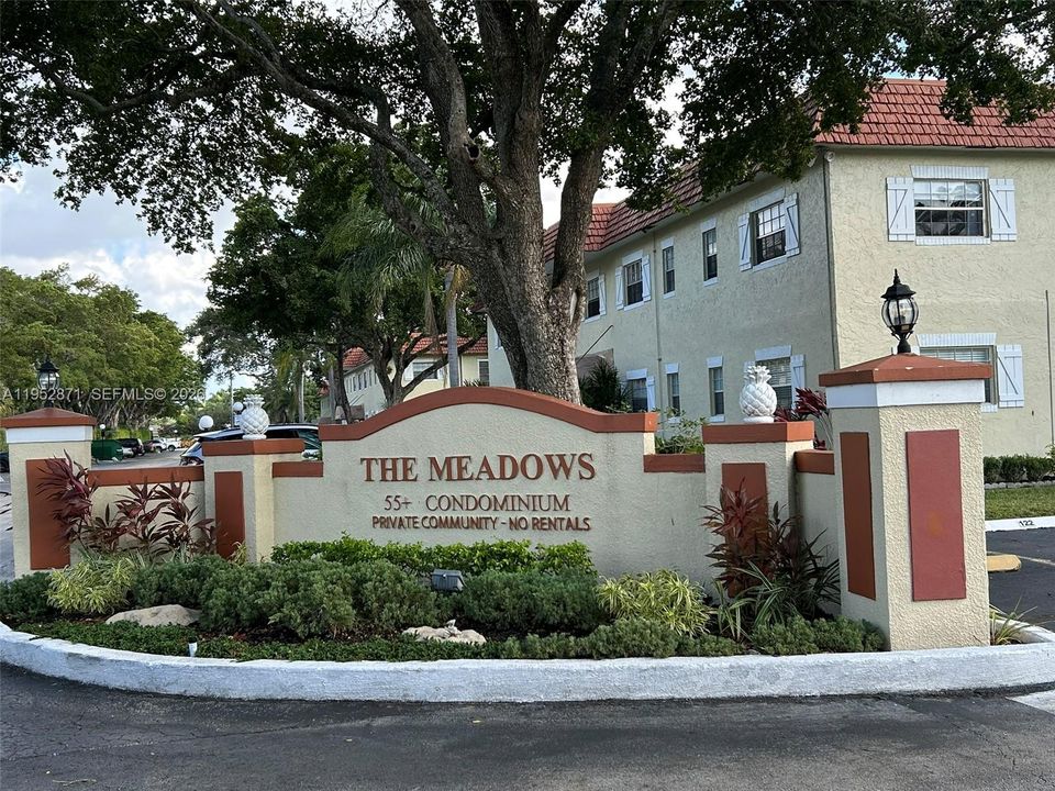 For Sale: $99,000 (1 beds, 1 baths, 680 Square Feet)