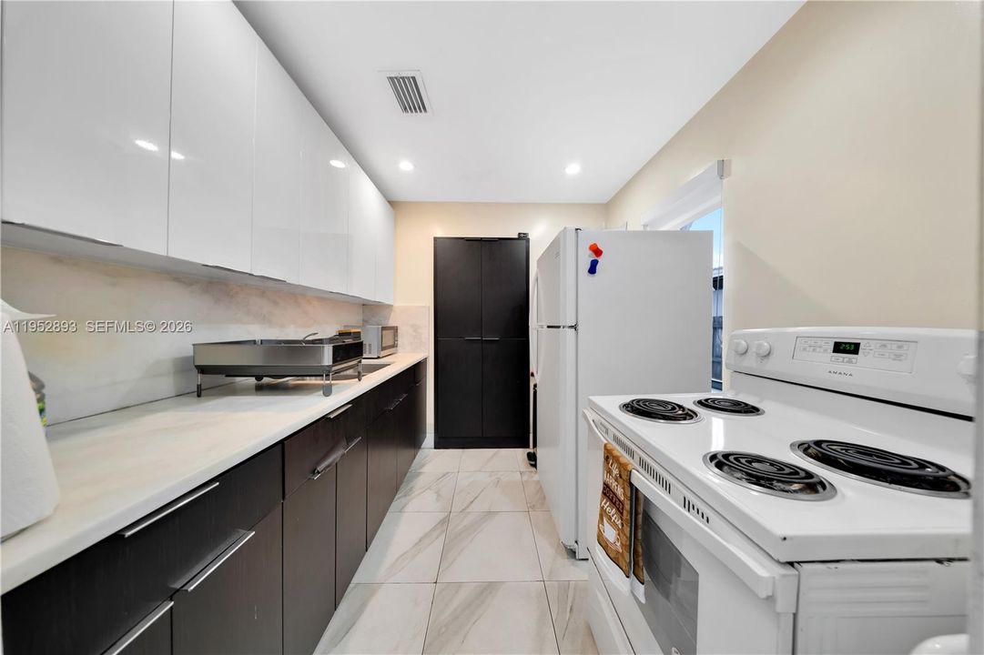 На продажу: $849,999 (0 спален, 0 ванн, 2211 Квадратных фут)