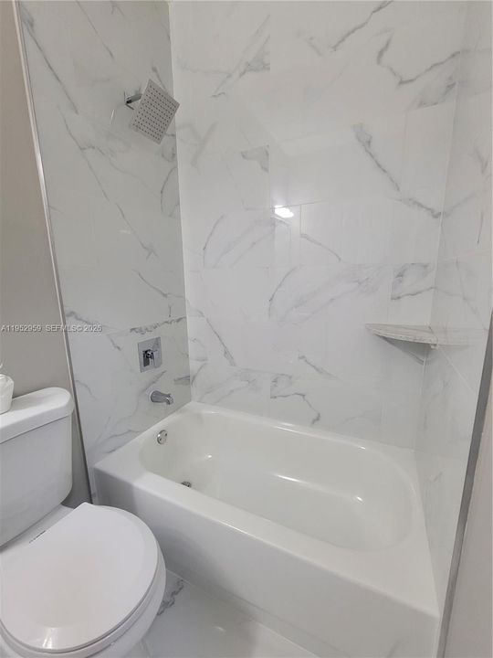 Под контрактом: $239,900 (1 спален, 1 ванн, 627 Квадратных фут)