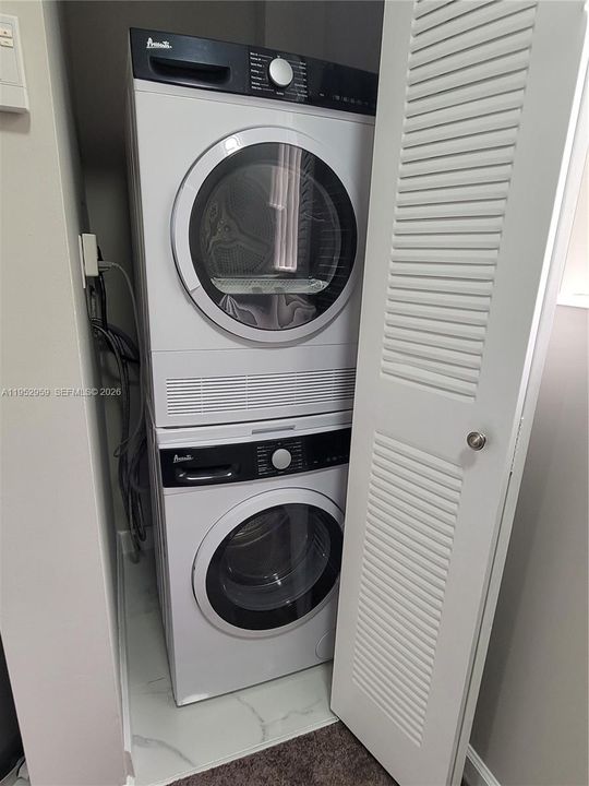 Под контрактом: $239,900 (1 спален, 1 ванн, 627 Квадратных фут)