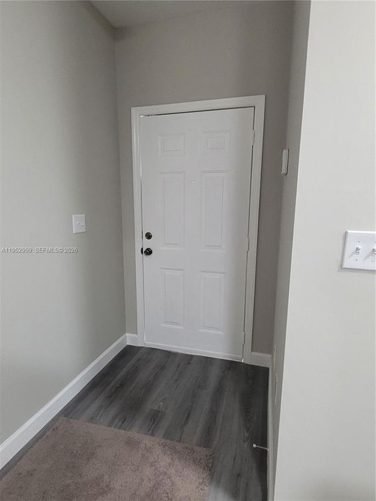 Под контрактом: $239,900 (1 спален, 1 ванн, 627 Квадратных фут)