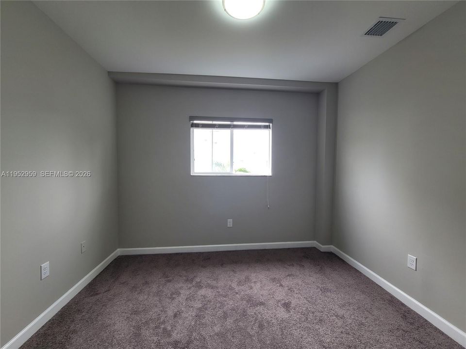 Под контрактом: $239,900 (1 спален, 1 ванн, 627 Квадратных фут)