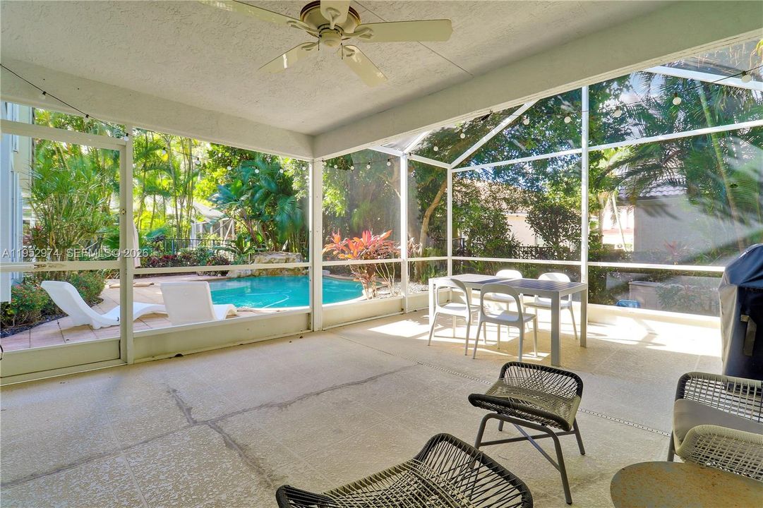 Recently Sold: $775,000 (3 beds, 2 baths, 1928 Square Feet)