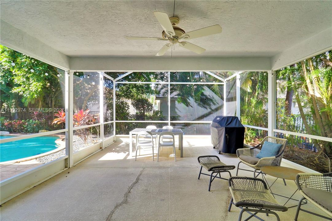 Recently Sold: $775,000 (3 beds, 2 baths, 1928 Square Feet)