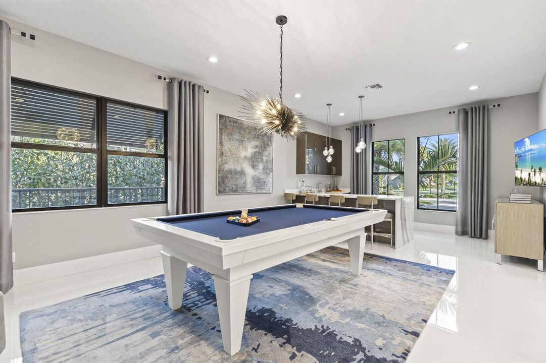 Living Room / Wet Bar