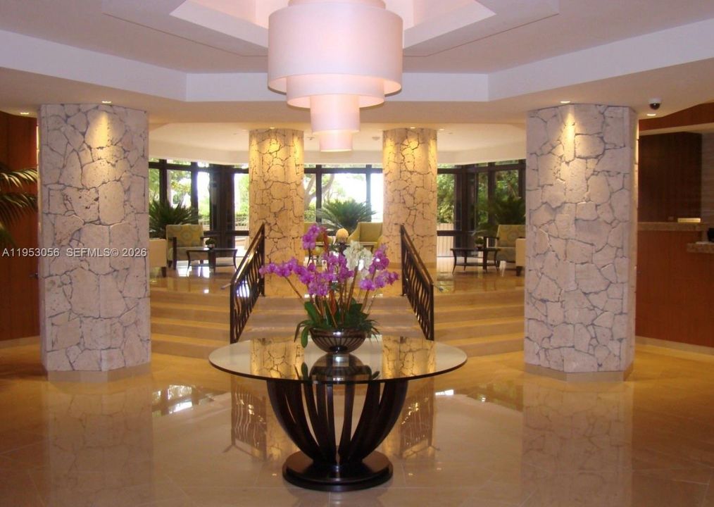 Active With Contract: $4,900 (2 beds, 2 baths, 1409 Square Feet)