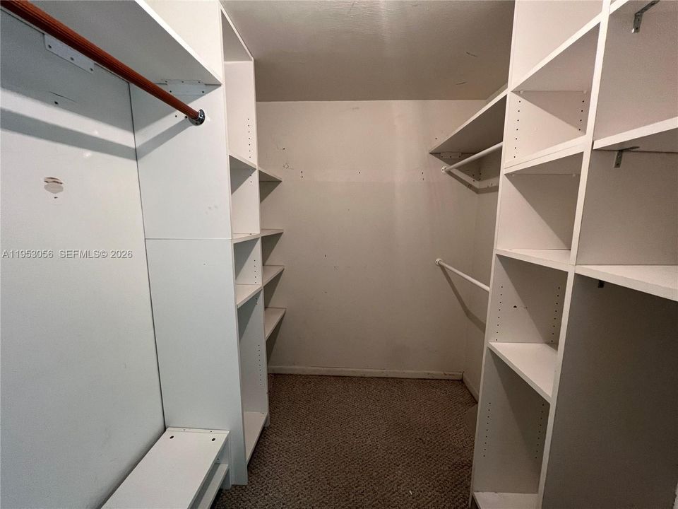 Active With Contract: $4,900 (2 beds, 2 baths, 1409 Square Feet)