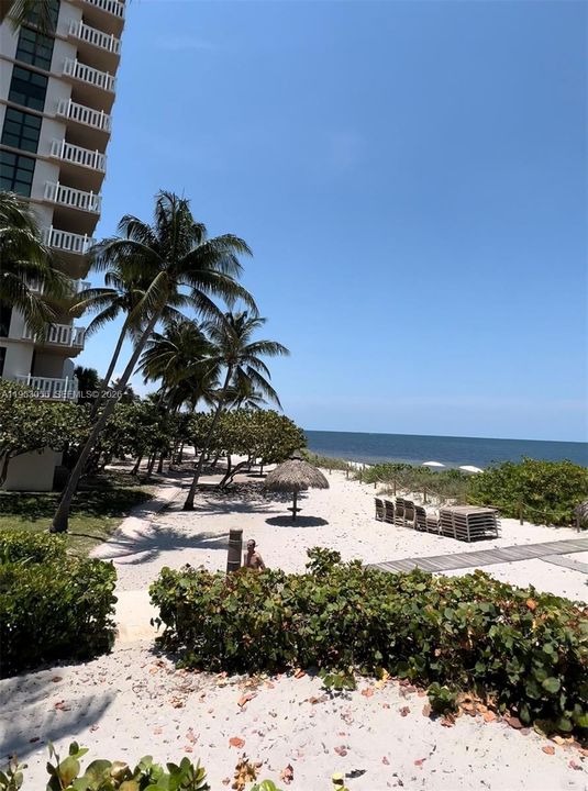 Active With Contract: $4,900 (2 beds, 2 baths, 1409 Square Feet)