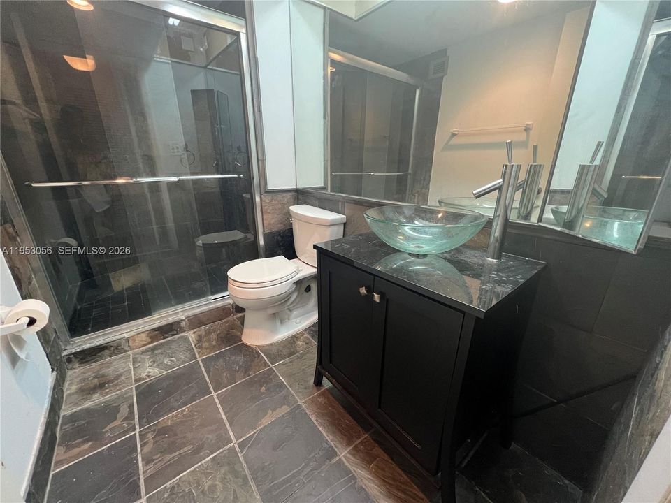 Active With Contract: $4,900 (2 beds, 2 baths, 1409 Square Feet)