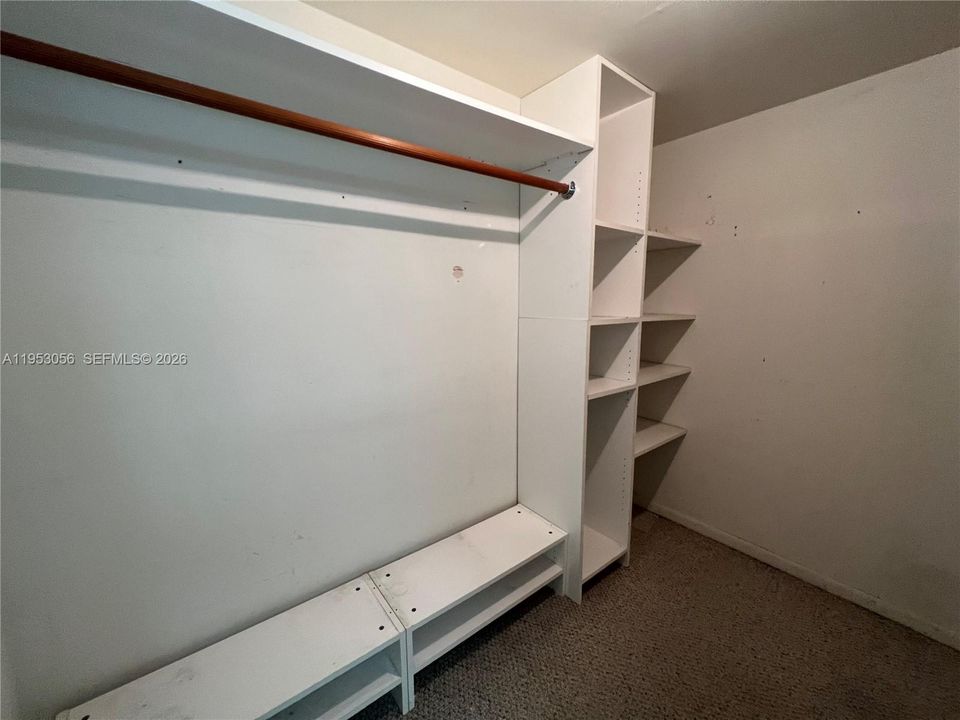Active With Contract: $4,900 (2 beds, 2 baths, 1409 Square Feet)