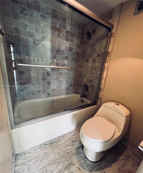Active With Contract: $4,900 (2 beds, 2 baths, 1409 Square Feet)