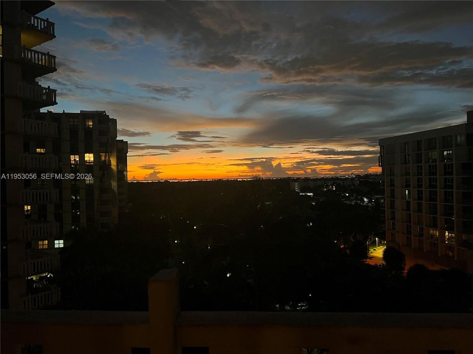 Active With Contract: $4,900 (2 beds, 2 baths, 1409 Square Feet)