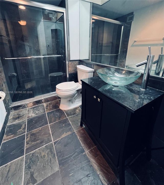 Active With Contract: $4,900 (2 beds, 2 baths, 1409 Square Feet)